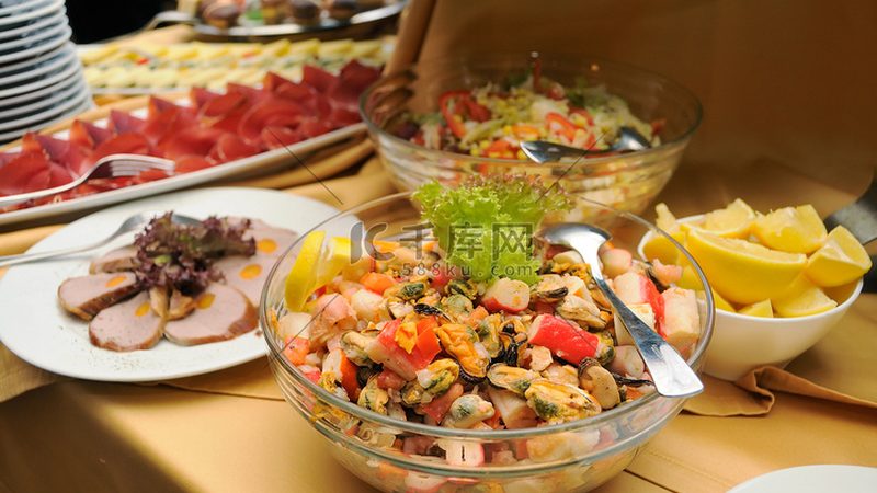食品OEM代工报价的秘密：一吨价格差在哪