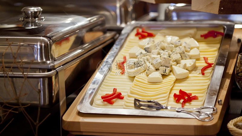 为了更直观地了解速冻食品的营养成分，以下列举了几种常见速冻食品的营养成分对比：