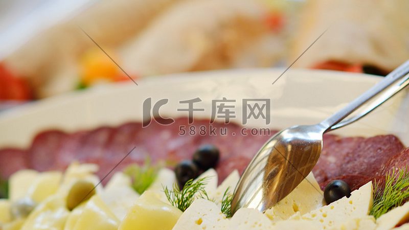 食品招商定制代加工：揭秘背后的价格因素**